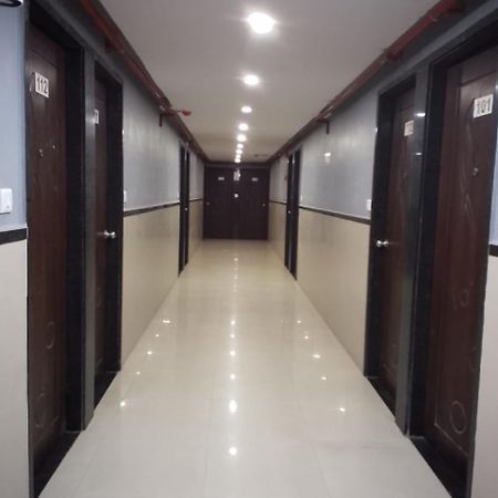 Infinity Rooms & Banquet Surat Exterior foto