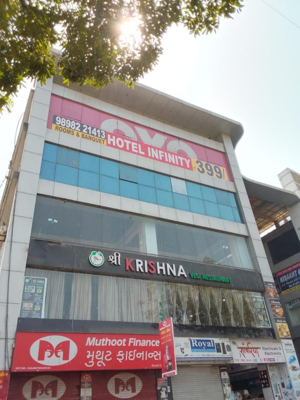 Infinity Rooms & Banquet Surat Exterior foto